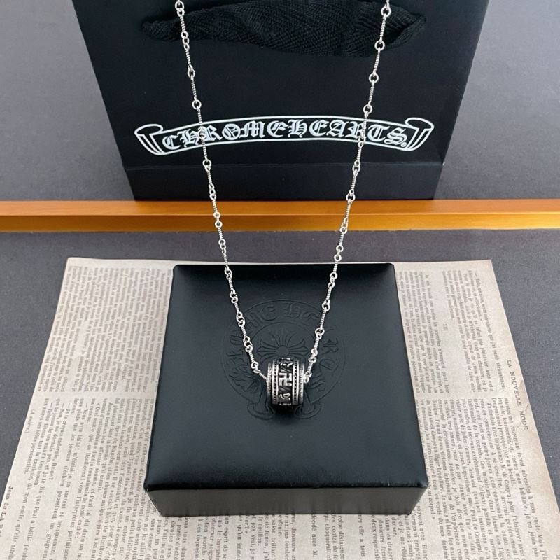 Ch*0me He**ts necklaces